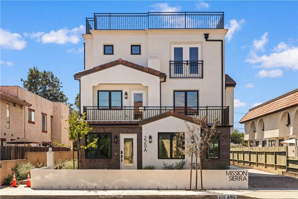 220 W Mission Rd