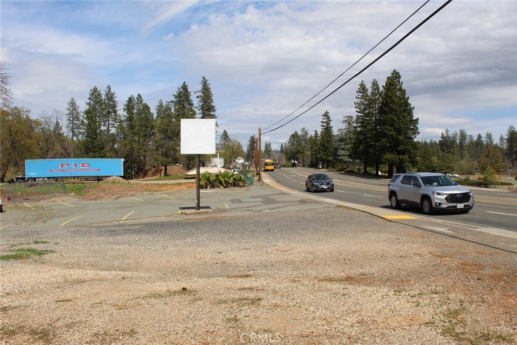6047 Clark