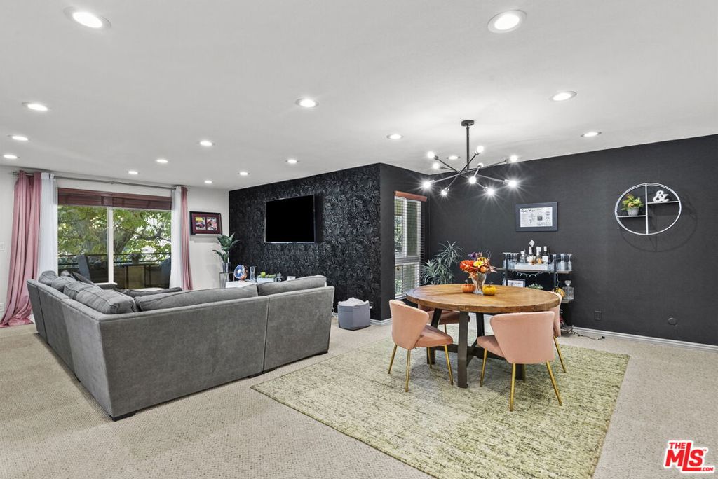 6752 Hillpark Drive 202