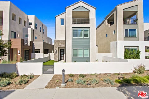 Photo of 147 Sawbuck, Irvine, CA 92618 (MLS # 26999951)