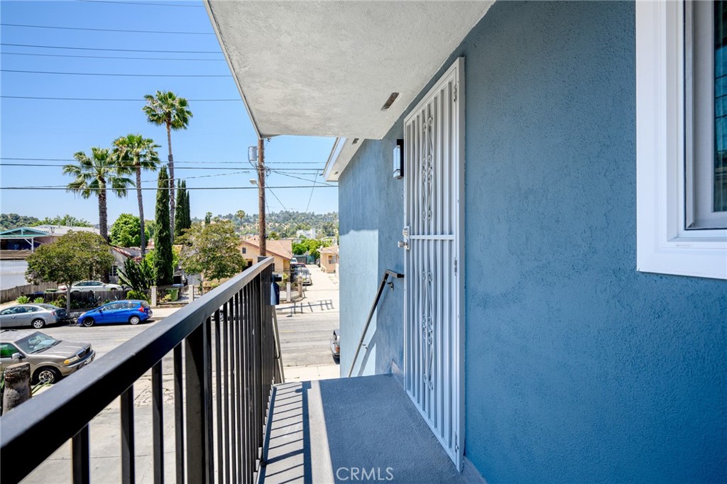 327 S Avenue 57