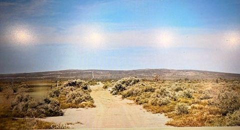 0 100 th E Redman CA 93535