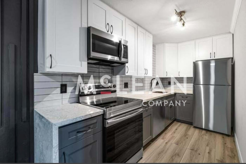 2809 N Los Felices Circle E 212
