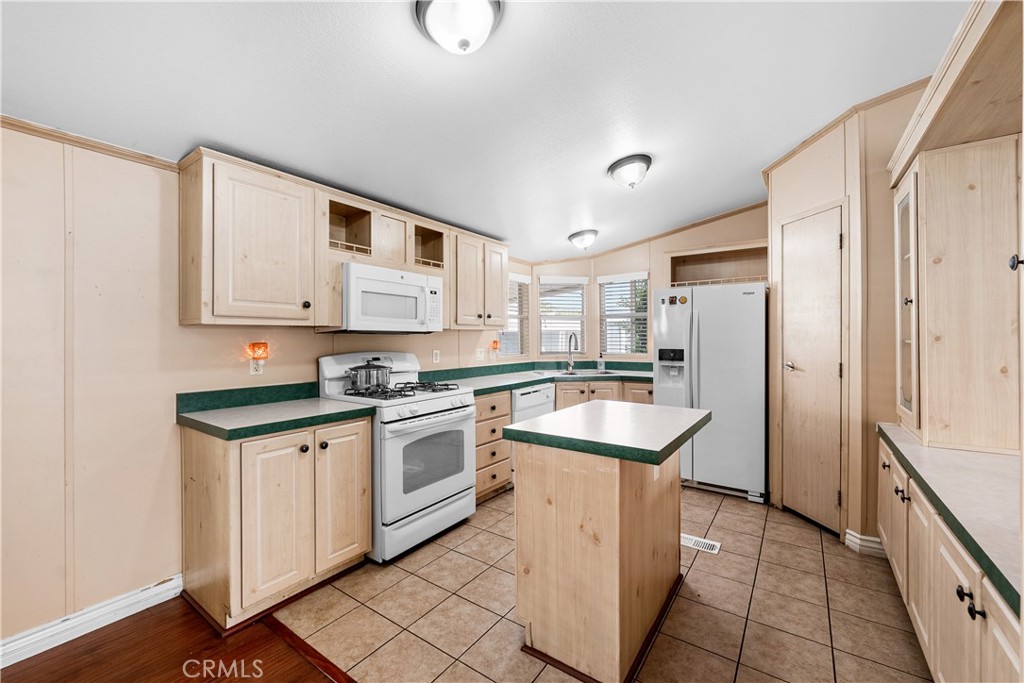 16079 Yarnell Street C35