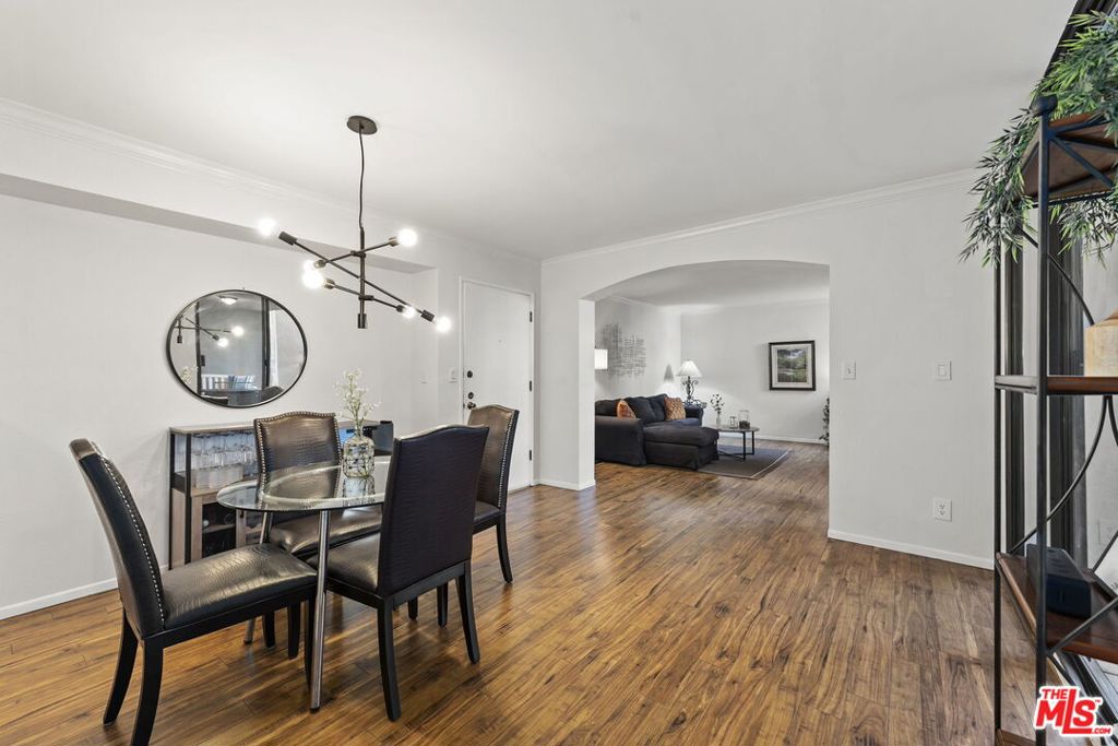 750 N Kings Road 118