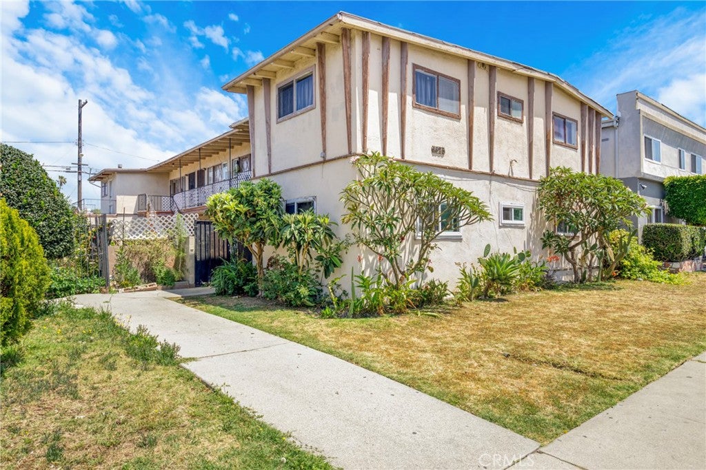 1625 Lomita