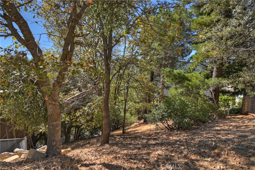 Crestline (CRES) - Land