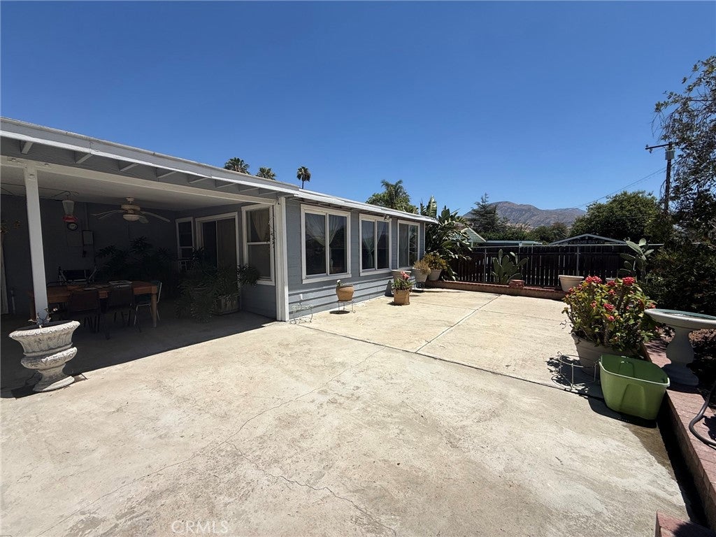 1275 E 37th