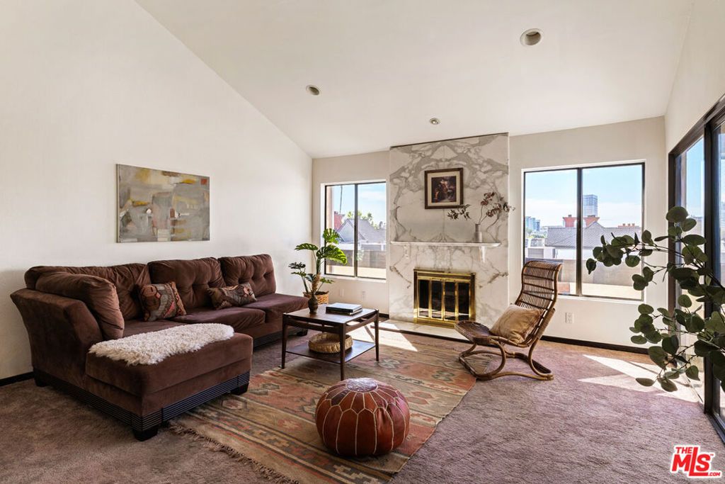 Photo of 1325 Valley View Road #304, Glendale, CA 91202 (MLS # 26659033)