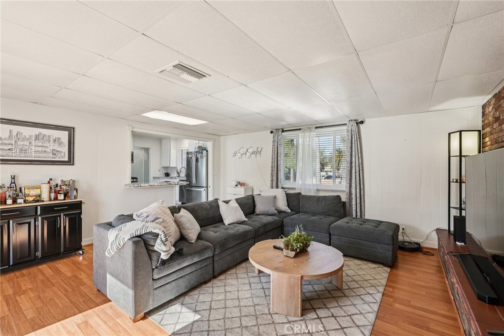 975 Brookside Avenue