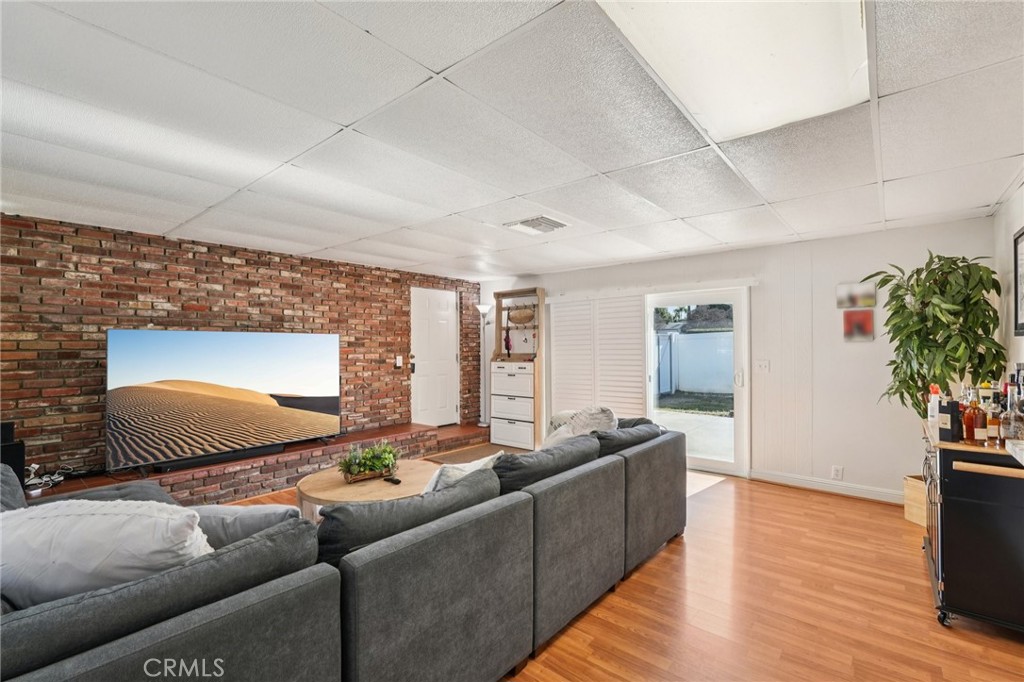 975 Brookside Avenue