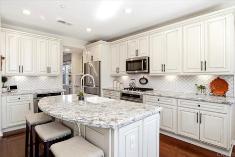 Tiny photo for 571 Chandler Court, Escondido, CA 92027 (MLS # NDP2609636)