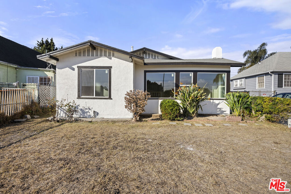 5465 S Victoria Avenue