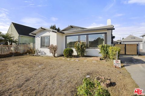 Photo of 5465 S Victoria Avenue, Los Angeles, CA 90043 (MLS # 26673303)