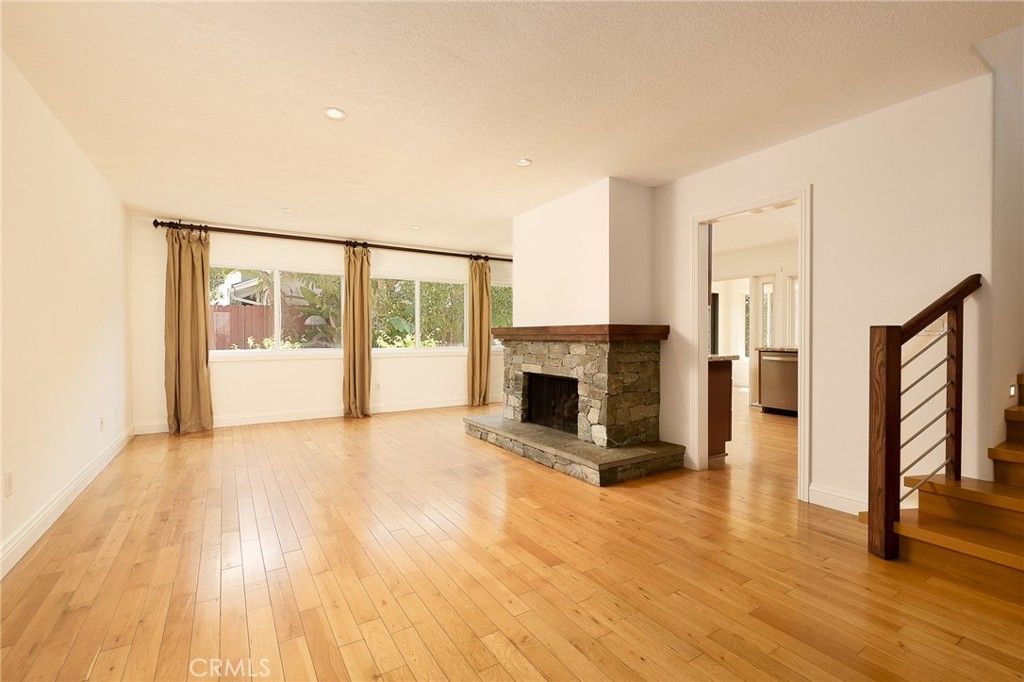 Photo of 17042 Twain Lane Ln, Huntington Beach, CA 92649 (MLS # OC25219325)
