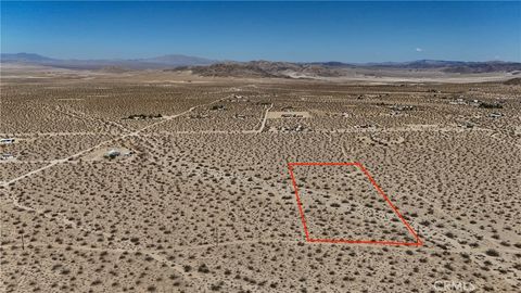 Photo of 775 Manzanita Road, Landers, CA 92285 (MLS # HD25209365)