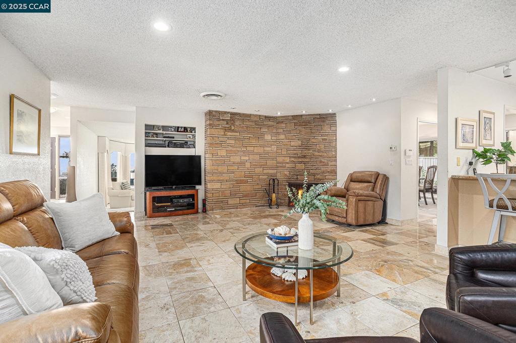 SKYLINE HILLS - Residential