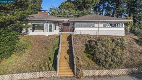 Photo of 13460 Skyline Blvd Blvd, Oakland, CA 94619 (MLS # 41116952)