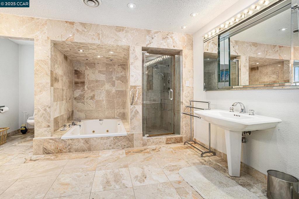 SKYLINE HILLS - Residential