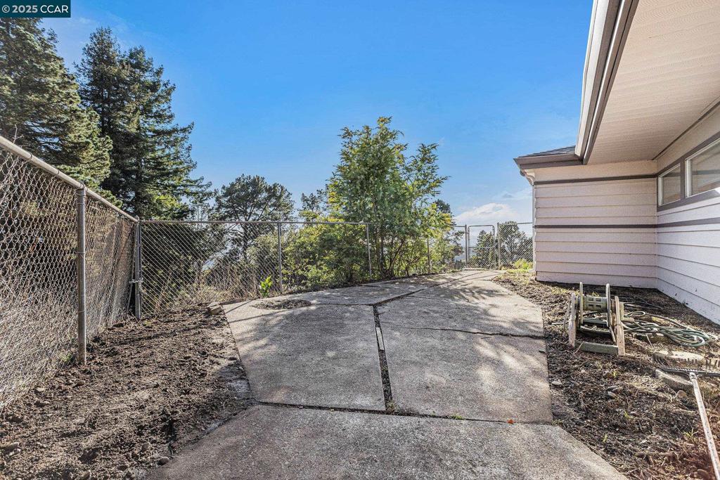 SKYLINE HILLS - Residential