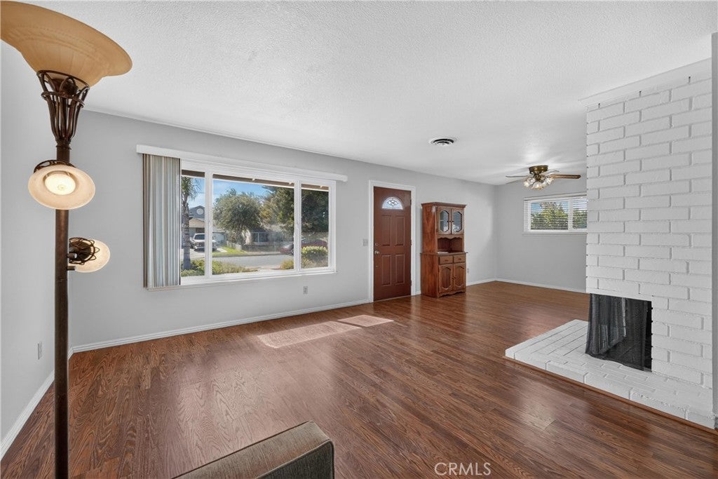 425 Blackpine