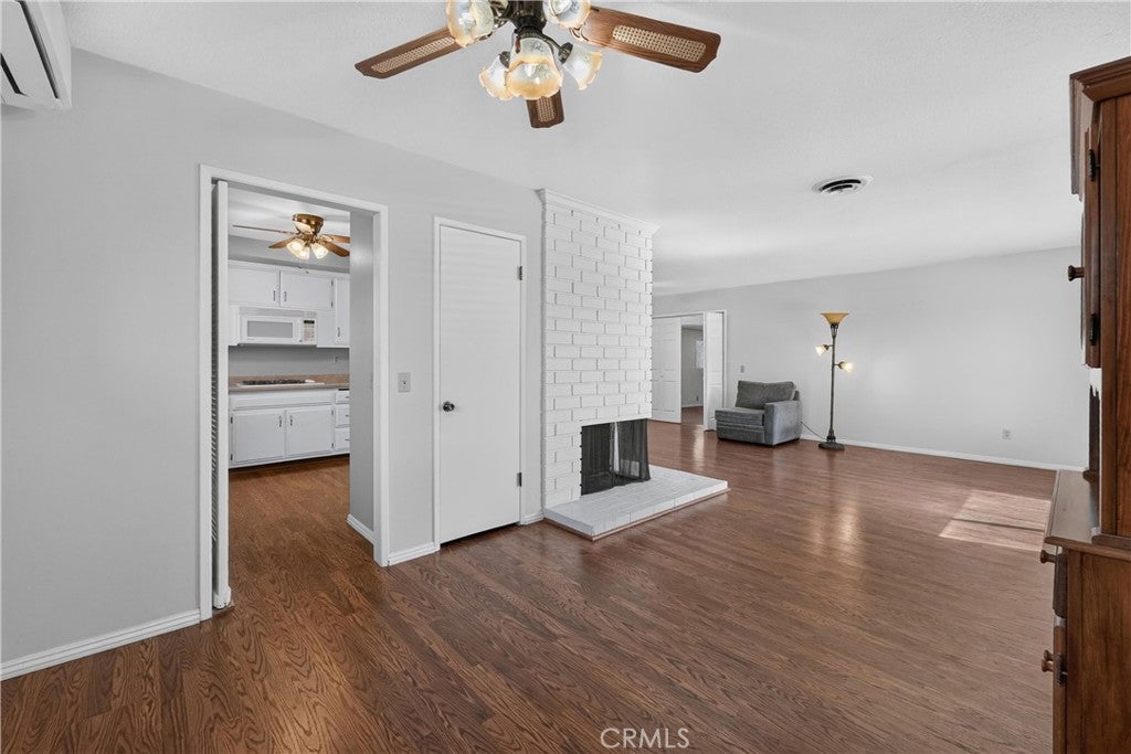 425 Blackpine