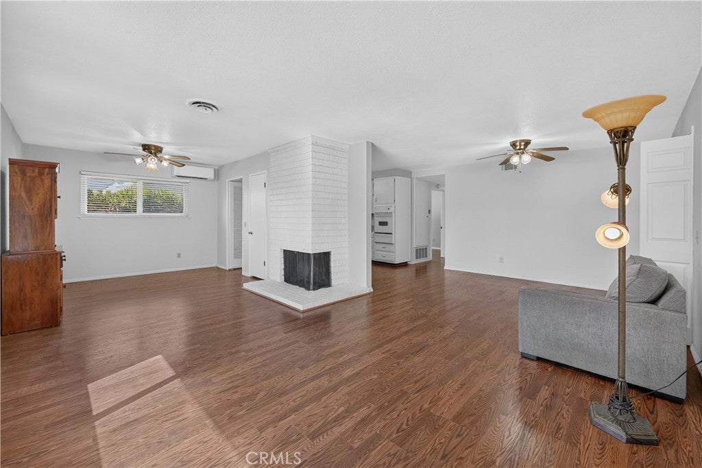 425 Blackpine