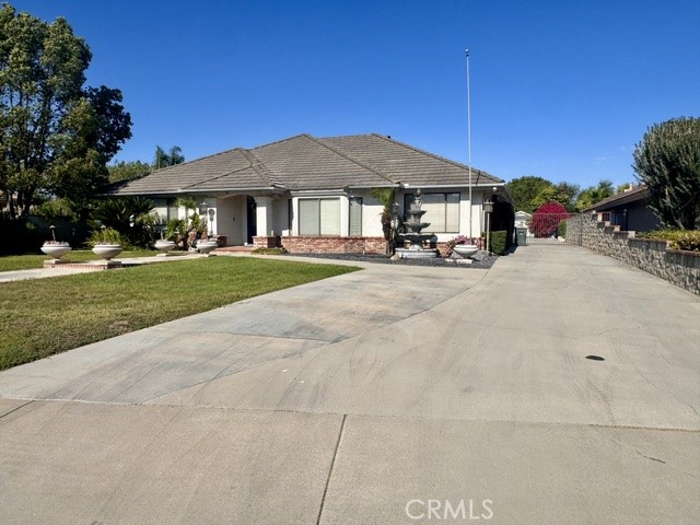 1701 S Elderberry