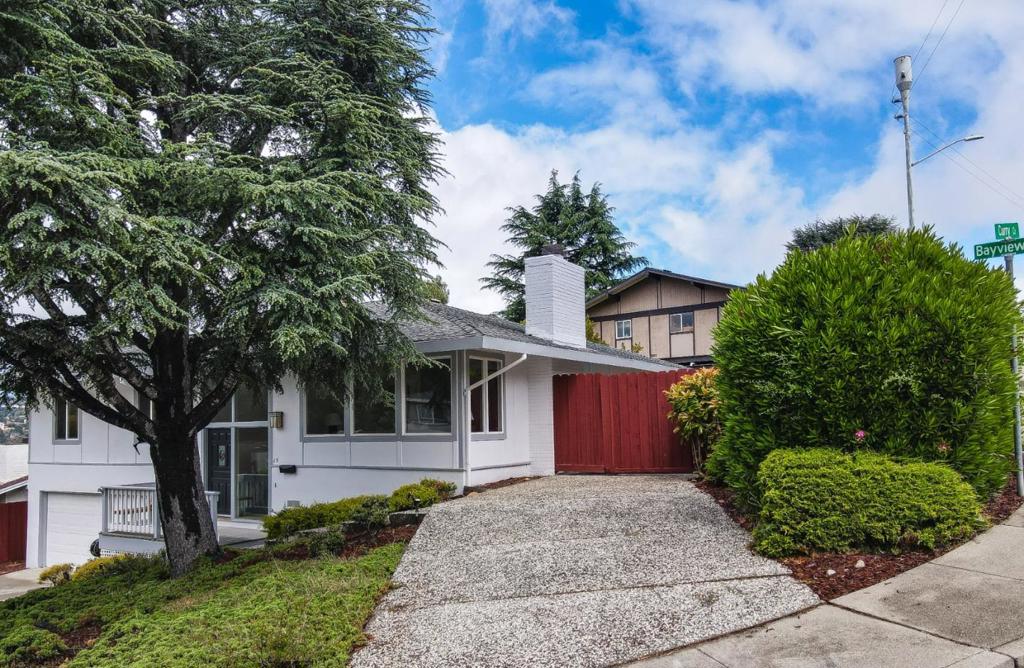 15 Bay View Drive