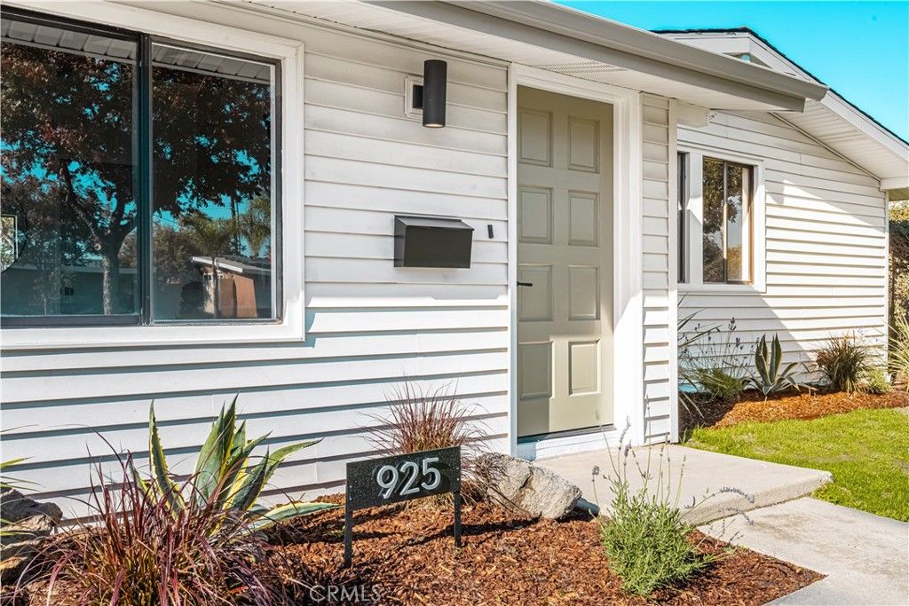 Photo of 925 N Keystone Street, Anaheim, CA 92801 (MLS # WS25273313)