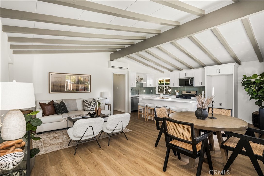 925 N Keystone Street