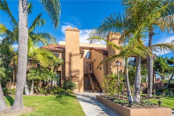 421 CORAL REEF DR, HUNTINGTON BEACH, CA 92648 - Image 55d99cd2ea4f711b33e1338f4a3d95c7/2309459100