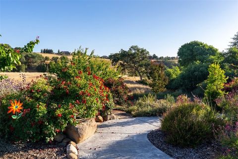 Tiny photo for 2035 Calle Pattito, Templeton, CA 93465 (MLS # NS26003128)