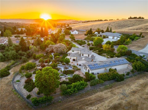 Photo of 2035 Calle Pattito, Templeton, CA 93465 (MLS # NS26003128)