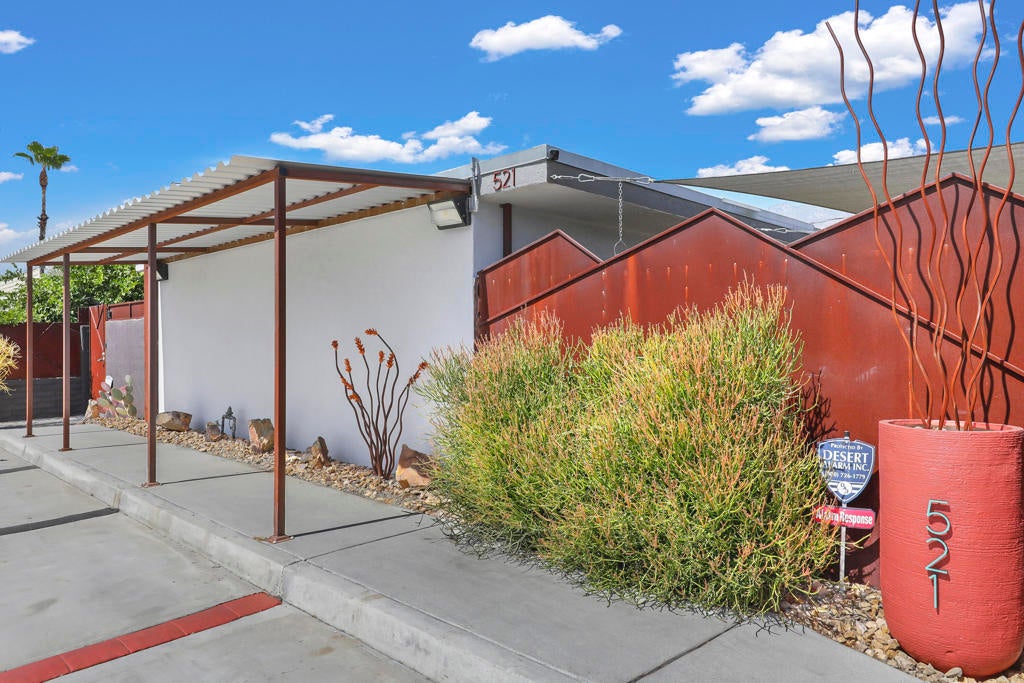 521 Desert Way