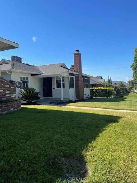 Photo of 2630 N Brighton ST, Burbank, CA 91504 (MLS # GD26211972)