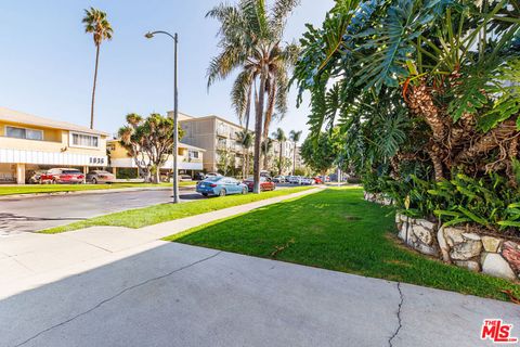 Tiny photo for 1037 S Holt Avenue, Los Angeles, CA 90035 (MLS # 26669051)