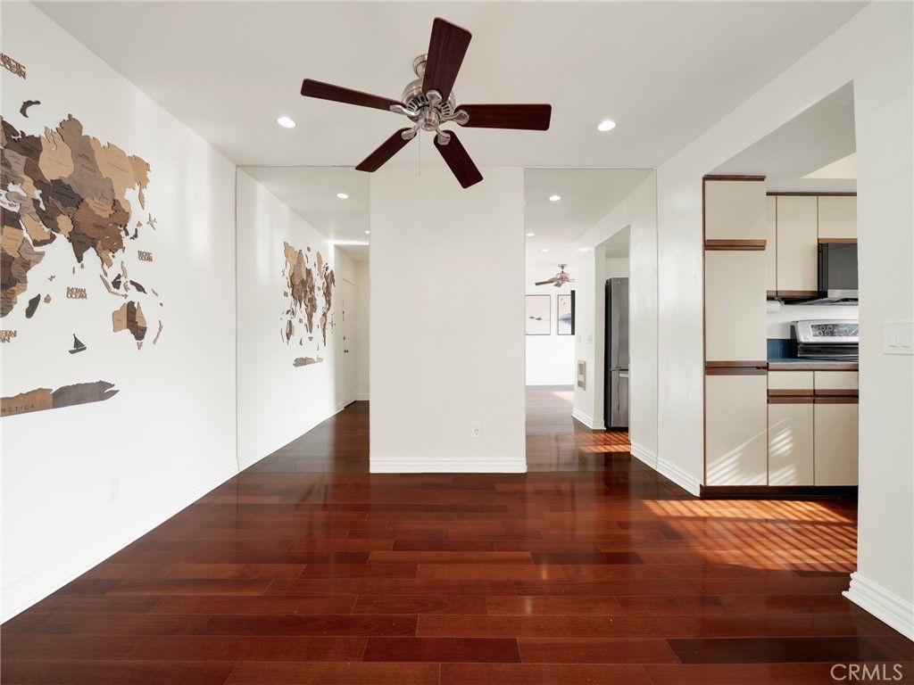 Photo of 5000 S Centinela Ave #337, Los Angeles, CA 90066 (MLS # SR26020003)