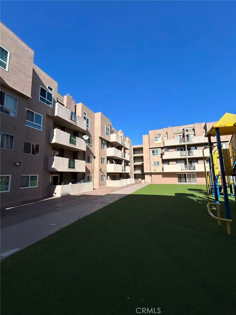 450 E 4th 342