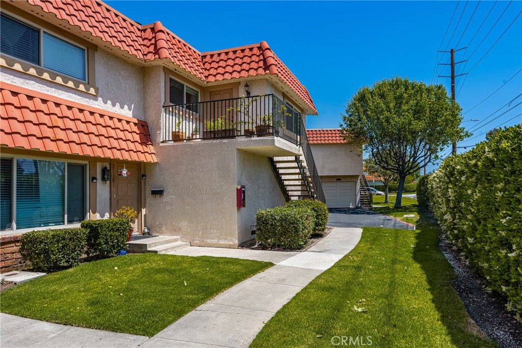 listing image 130729646164855617520