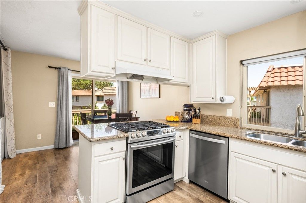 listing image 130721368127552511022