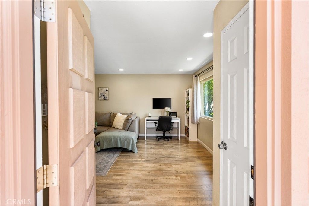 listing image 130727097741748763166