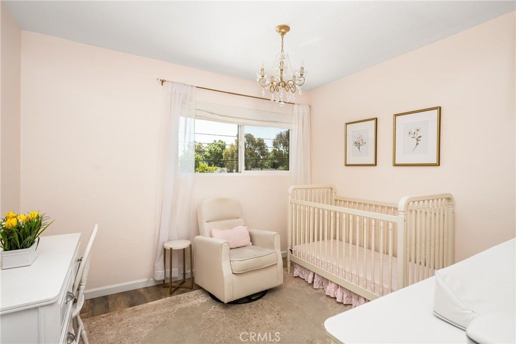 listing image 130726375144067268326