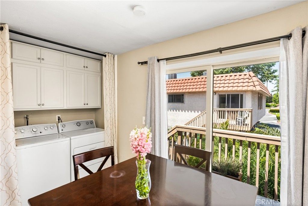 listing image 130723846837187628577