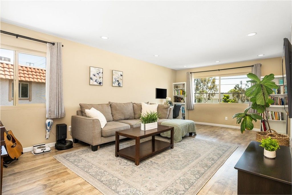 listing image 130721906650226355514