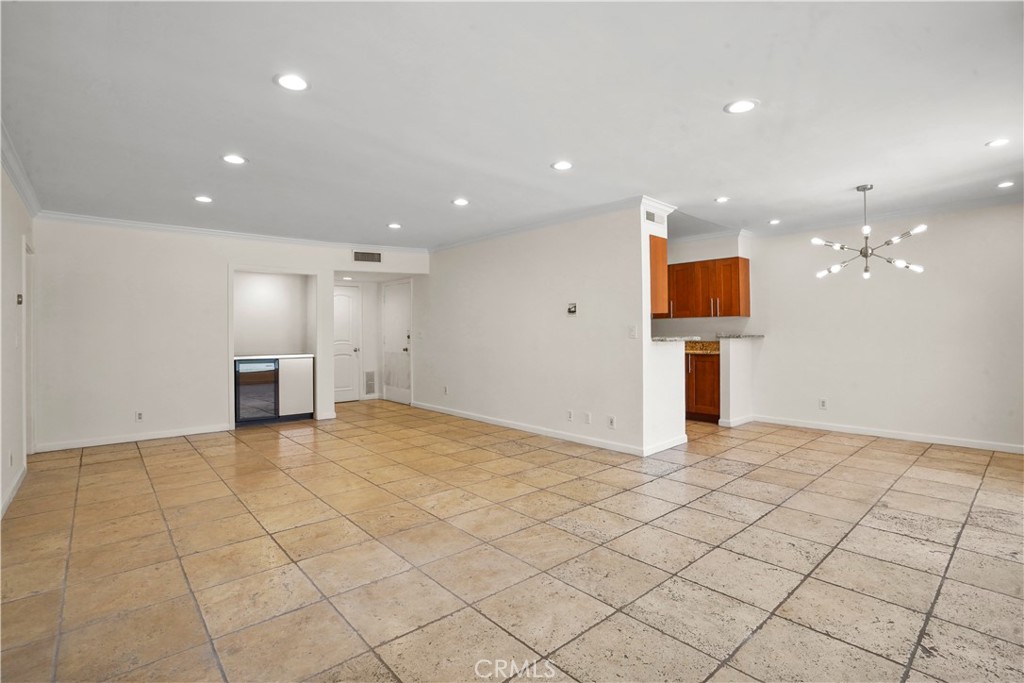 Properties 1 11970 Montana Avenue 102