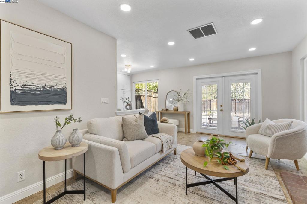 ARROYO VILLAGE - Residential