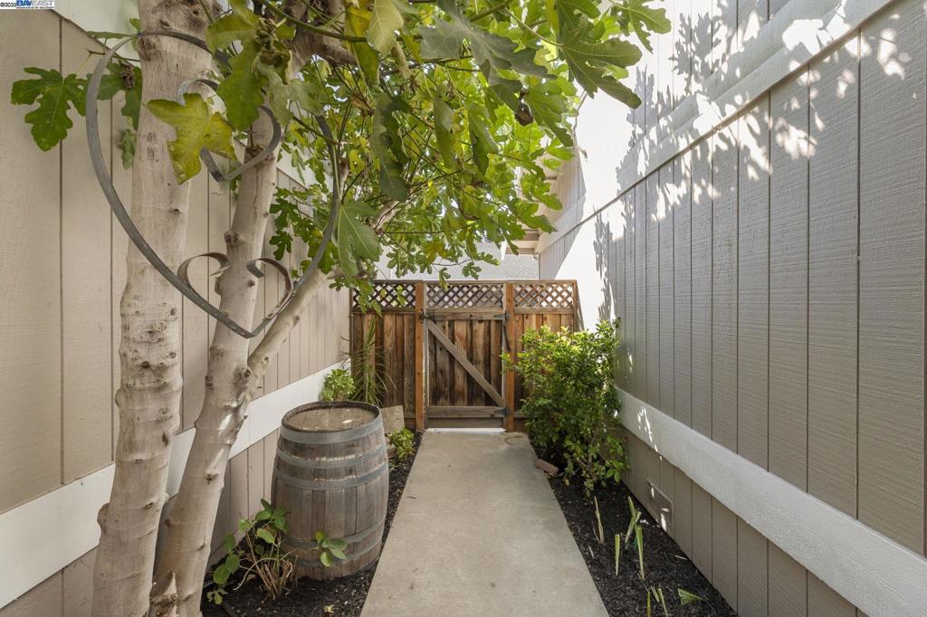 ARROYO VILLAGE - Residential