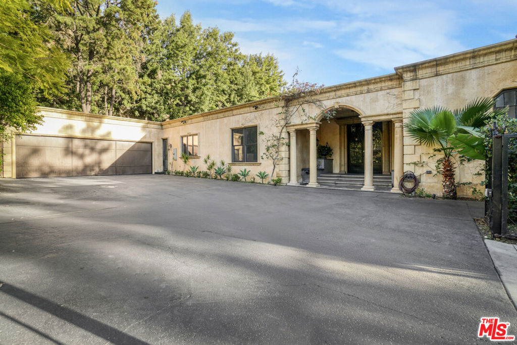 1880 Loma Vista Drive