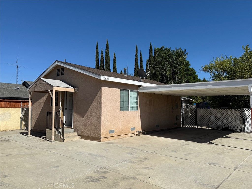 Photo of 10626 Amboy Ave, Pacoima, CA 91331 (MLS # CV25207842)